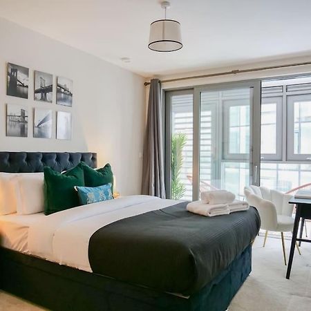 Stylish Urban Sanctuary With Parking Apartment ลอนดอน ภายนอก รูปภาพ