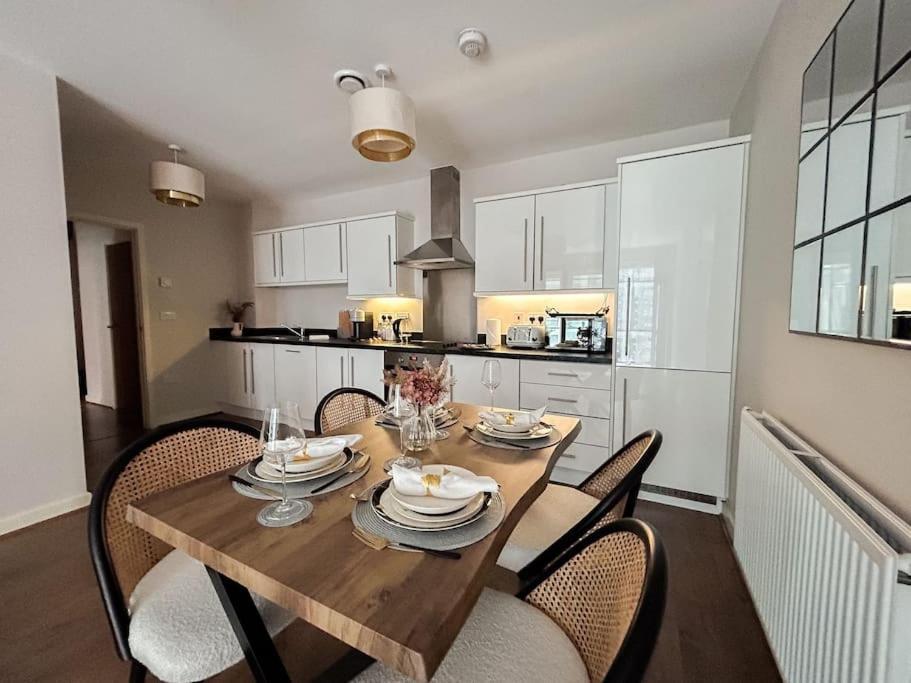 Stylish Urban Sanctuary With Parking Apartment ลอนดอน ภายนอก รูปภาพ