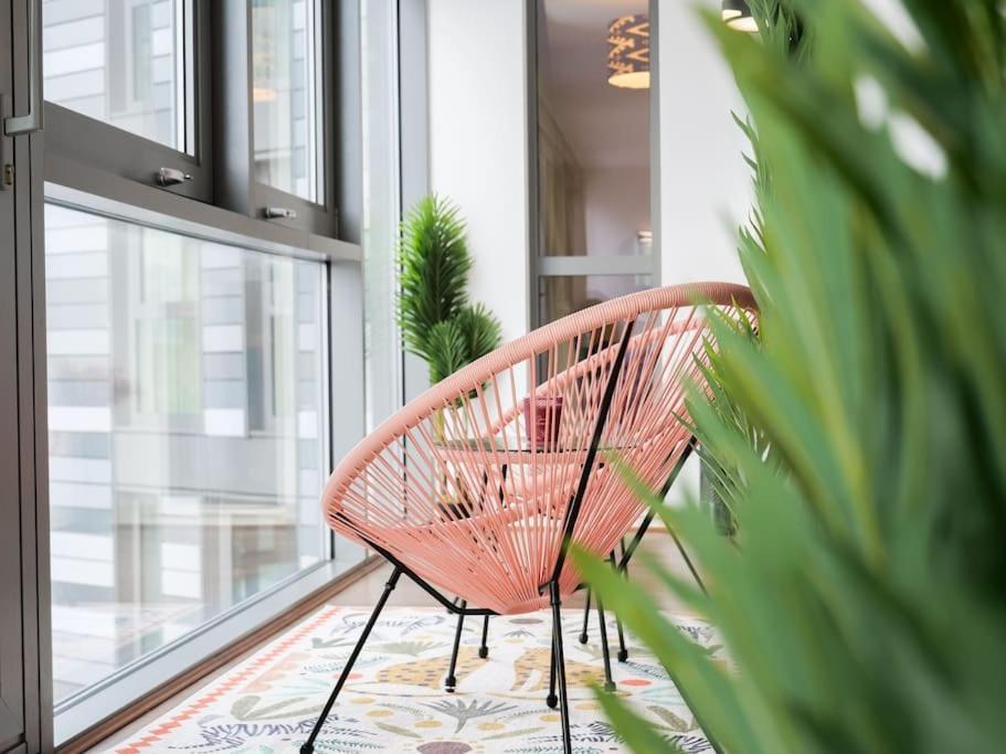 Stylish Urban Sanctuary With Parking Apartment ลอนดอน ภายนอก รูปภาพ