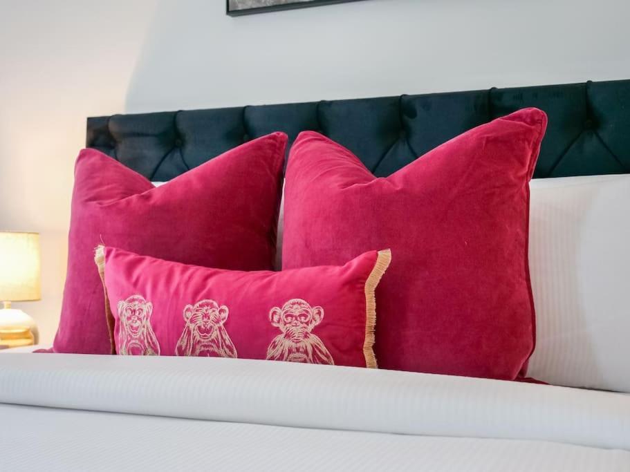 Stylish Urban Sanctuary With Parking Apartment ลอนดอน ภายนอก รูปภาพ