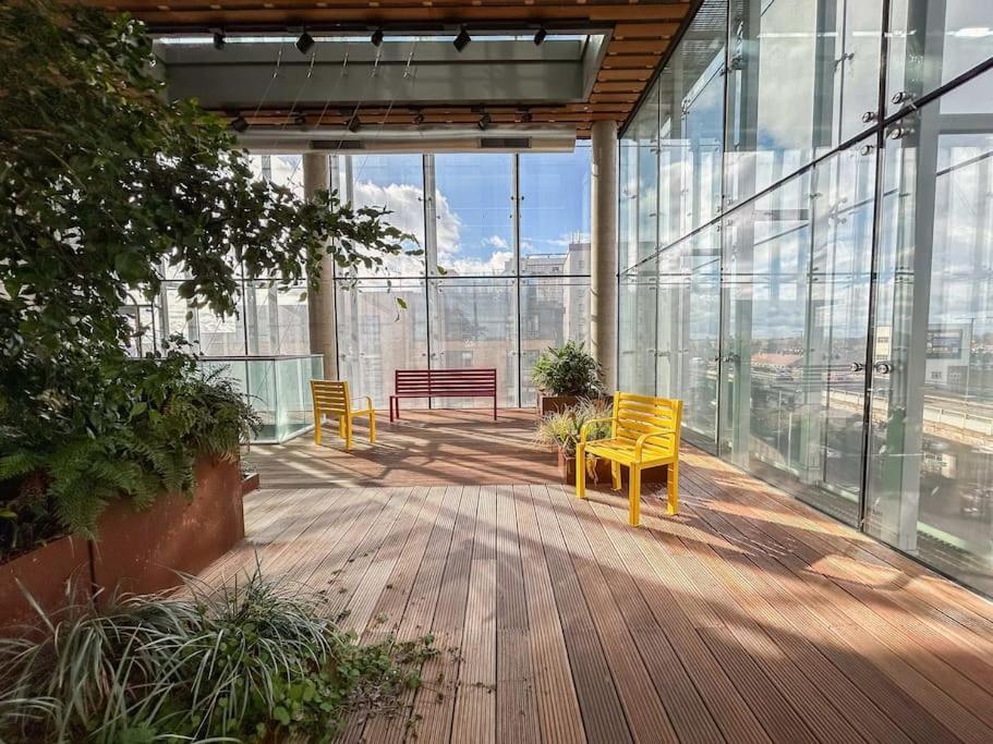 Stylish Urban Sanctuary With Parking Apartment ลอนดอน ภายนอก รูปภาพ
