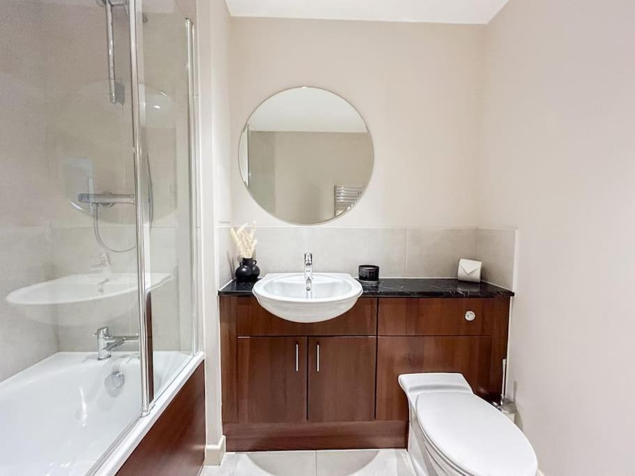 Stylish Urban Sanctuary With Parking Apartment ลอนดอน ภายนอก รูปภาพ