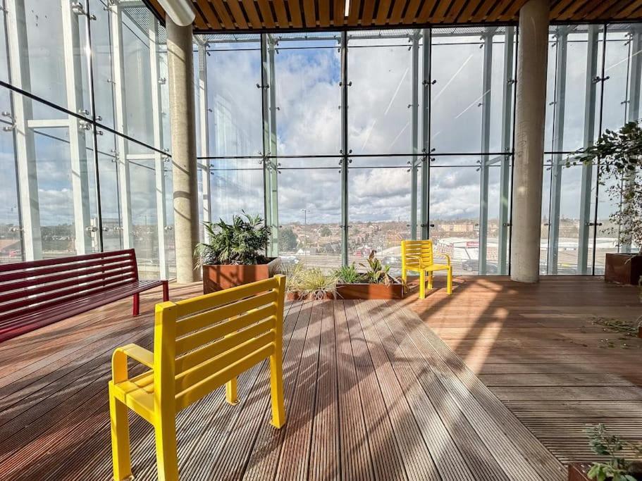 Stylish Urban Sanctuary With Parking Apartment ลอนดอน ภายนอก รูปภาพ
